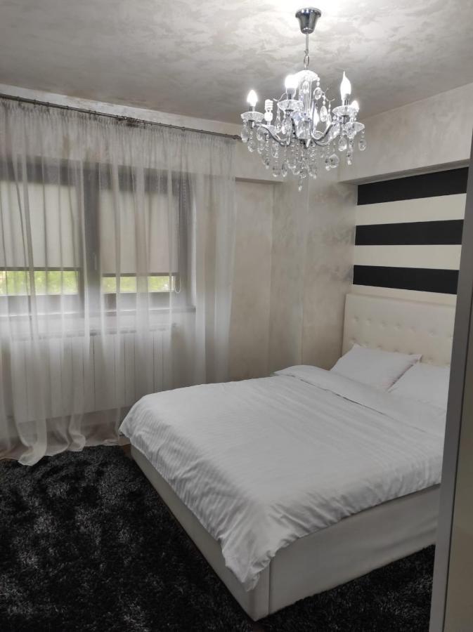 קריובה Apartament Lux Ultracentral מראה חיצוני תמונה