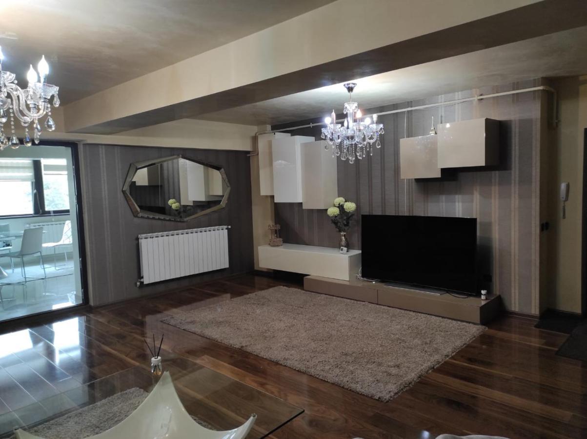 קריובה Apartament Lux Ultracentral מראה חיצוני תמונה